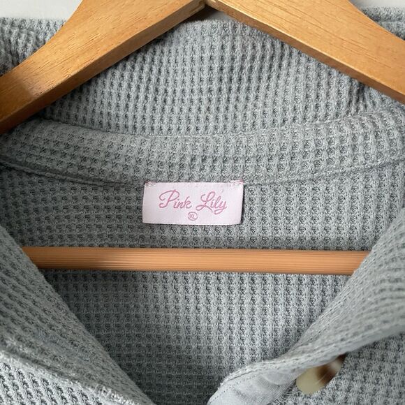 Pink Lily Women's Blue Cropped Waffle Button Up Top Relaxed Fit Women's Size XL - Picture 7 of 8